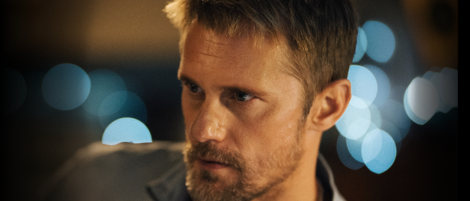 Somalian girl looking to the horizon