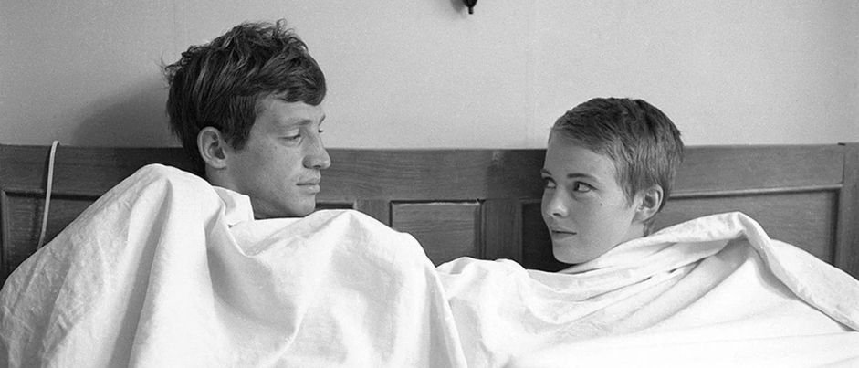 Somalian girl looking to the horizon