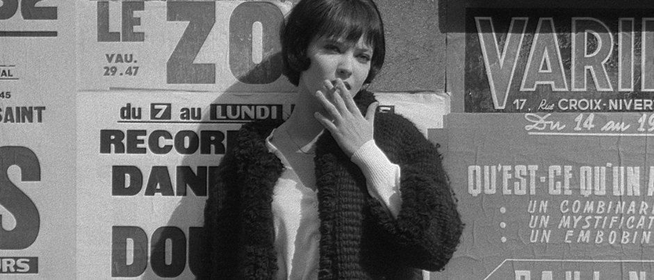 Somalian girl looking to the horizon