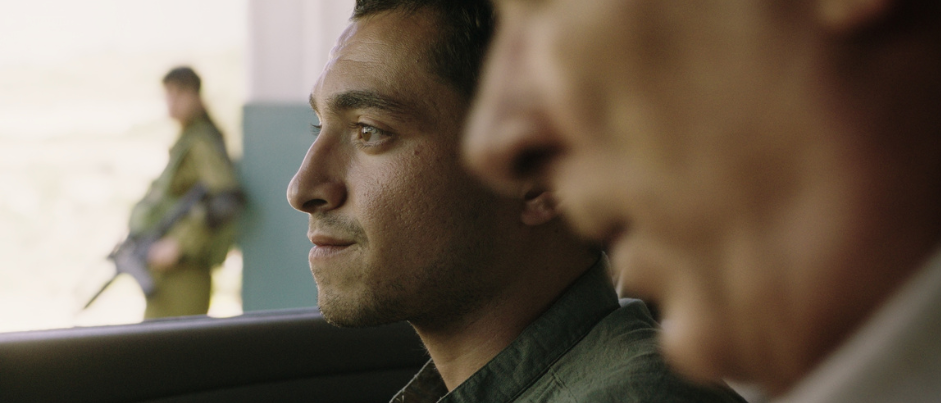 Somalian girl looking to the horizon