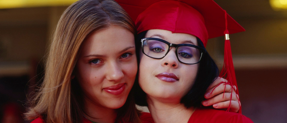Somalian girl looking to the horizon