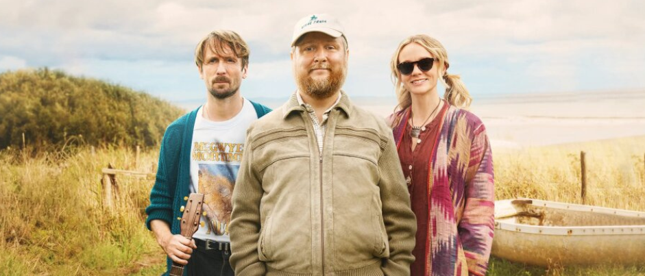 Somalian girl looking to the horizon